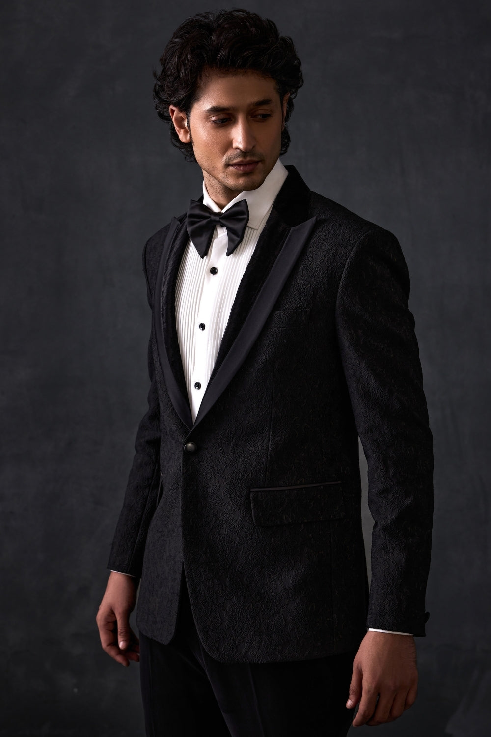 Self Jacquard Tuxedo With Trousers